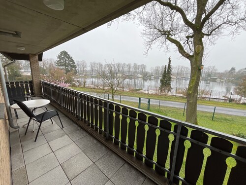 Ferienwohnung 'Seeblick' mit Blick auf den Heidesee, Balkon und WLAN