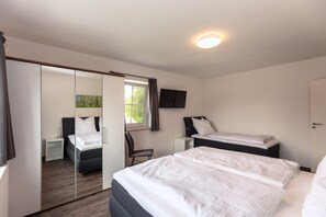 3 bedrooms, free WiFi, bed sheets