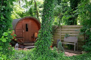 Exterior - Lakefront Holiday Cottage with Private Terrace and Wi-Fi (Bestensee)