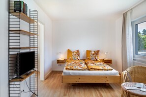 3 bedrooms, free WiFi, bed sheets - Ferienhof im Salzbachtal ­ –  Wildbiene Plus für bis zu sechs Personen (Freiensteinau)