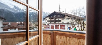 Appartement 'Appartement by Blahut Vacation - og' avec vue sur les montagnes, balcon et Wi-Fi