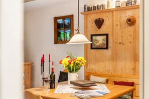 Dining - Apartment 'Landhaus Lucia' with Mountain View, Private Terrace and Wi-Fi (Oberau)