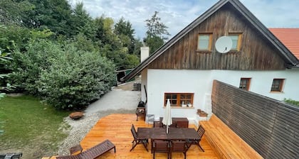 Chalet 'Notschkerl' avec terrasse privée, jardin privé et Wi-Fi