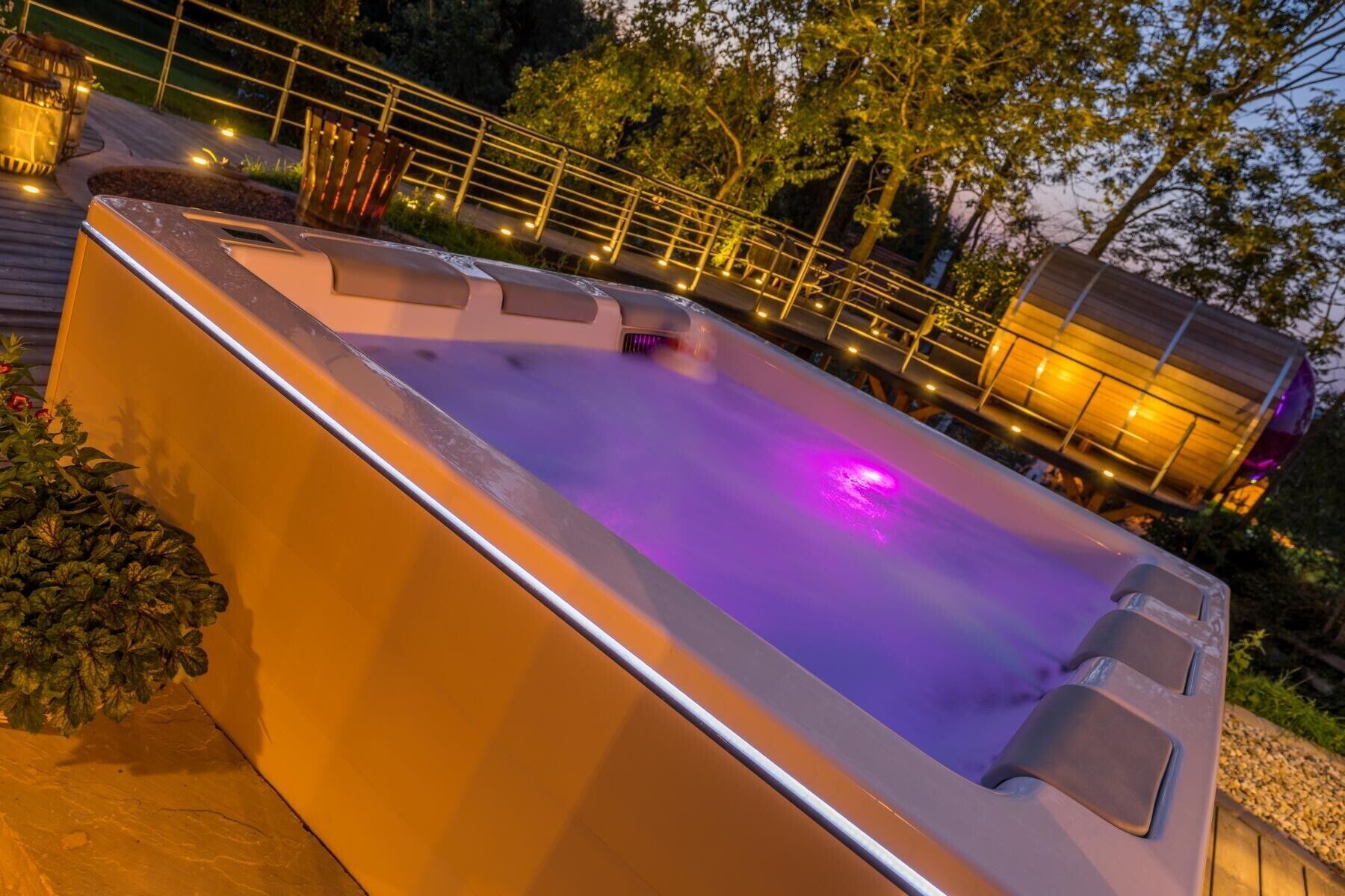 Bañera de hidromasaje exterior