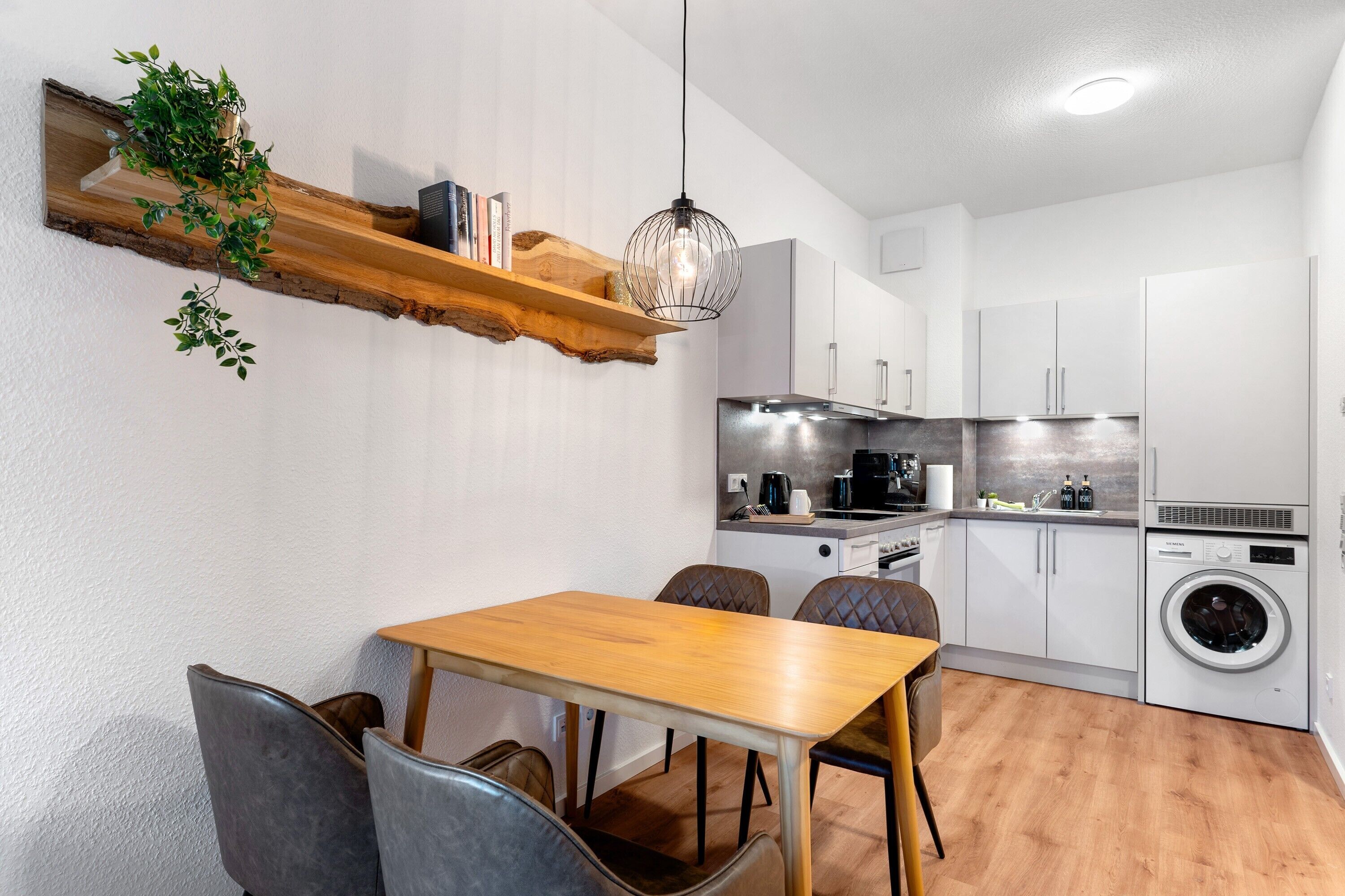 Kühlschrank, Ofen, Herdplatte, Geschirrspüler