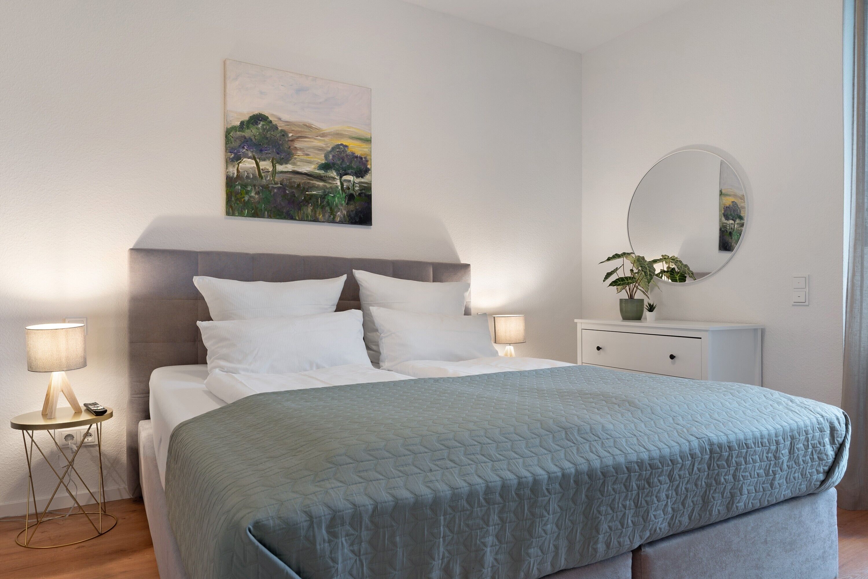 1 slaapkamer, een strijkplank/strijkijzer, gratis wifi, beddengoed