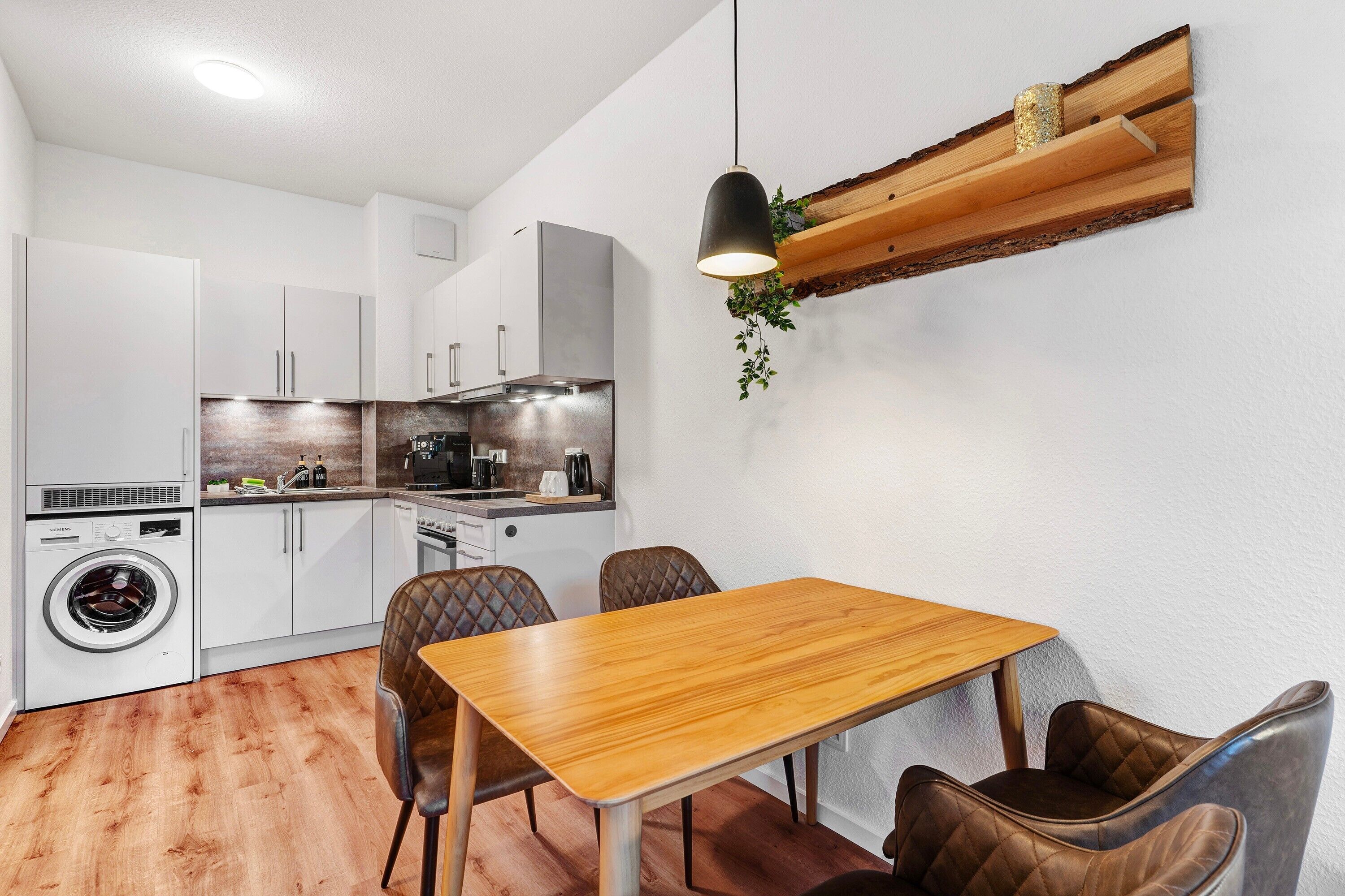 Kühlschrank, Ofen, Herdplatte, Geschirrspüler
