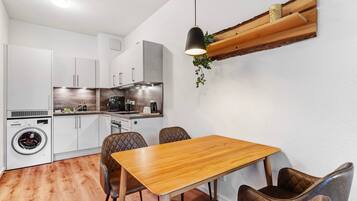 Kühlschrank, Ofen, Herdplatte, Geschirrspüler