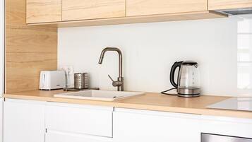 Fridge, microwave, oven, cookware/dishes/utensils