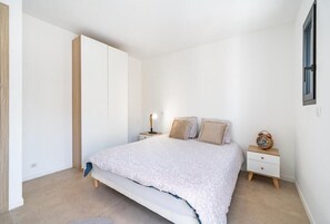 1 chambre, fer et planche à repasser, Wi-Fi gratuit, draps fournis