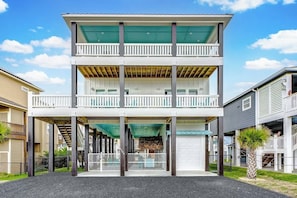 Exterior - Moon Pye, Pool, Dog Friendly (Crystal Beach)