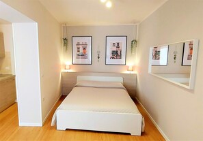 1 Schlafzimmer, Schreibtisch, Bügeleisen/Bügelbrett, kostenloses WLAN