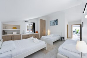 3 bedrooms, iron/ironing board, travel cot, free WiFi - 243-Fully Renovated-Puerto Banus Marbella Front Line Penthouse (Marbella)
