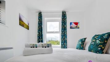 1 bedroom, iron/ironing board, travel crib, WiFi