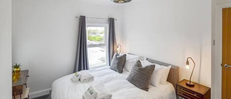 1 bedroom, iron/ironing board, travel cot, WiFi