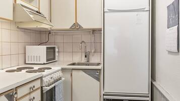 Fridge, microwave, dishwasher, toaster