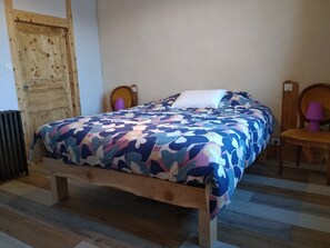 4 bedrooms - Maison de Campagne Rustique et Confortable - La Nature Dans le Parc du Haut Jura (Septmoncel les Molunes)