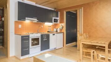 Frigorífico, microondas, lavavajillas y tostadora