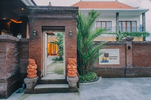 Fachada de la propiedad