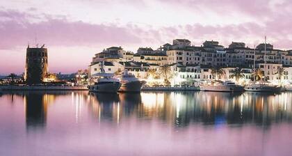 306 *Luxury Selection* Puerto Banus Front Line