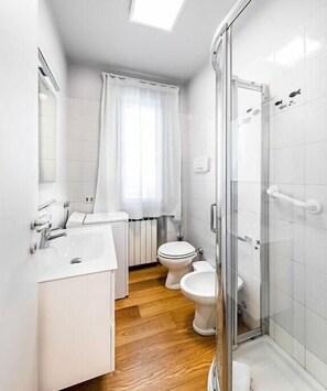 Dusche, Bidet