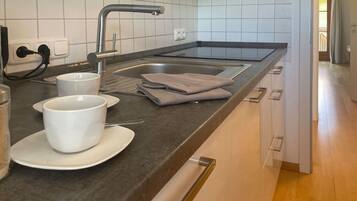 Kühlschrank, Ofen, Herdplatte, Geschirrspüler