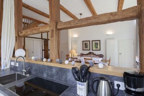 Kühlschrank, Ofen, Herdplatte, Geschirrspüler
