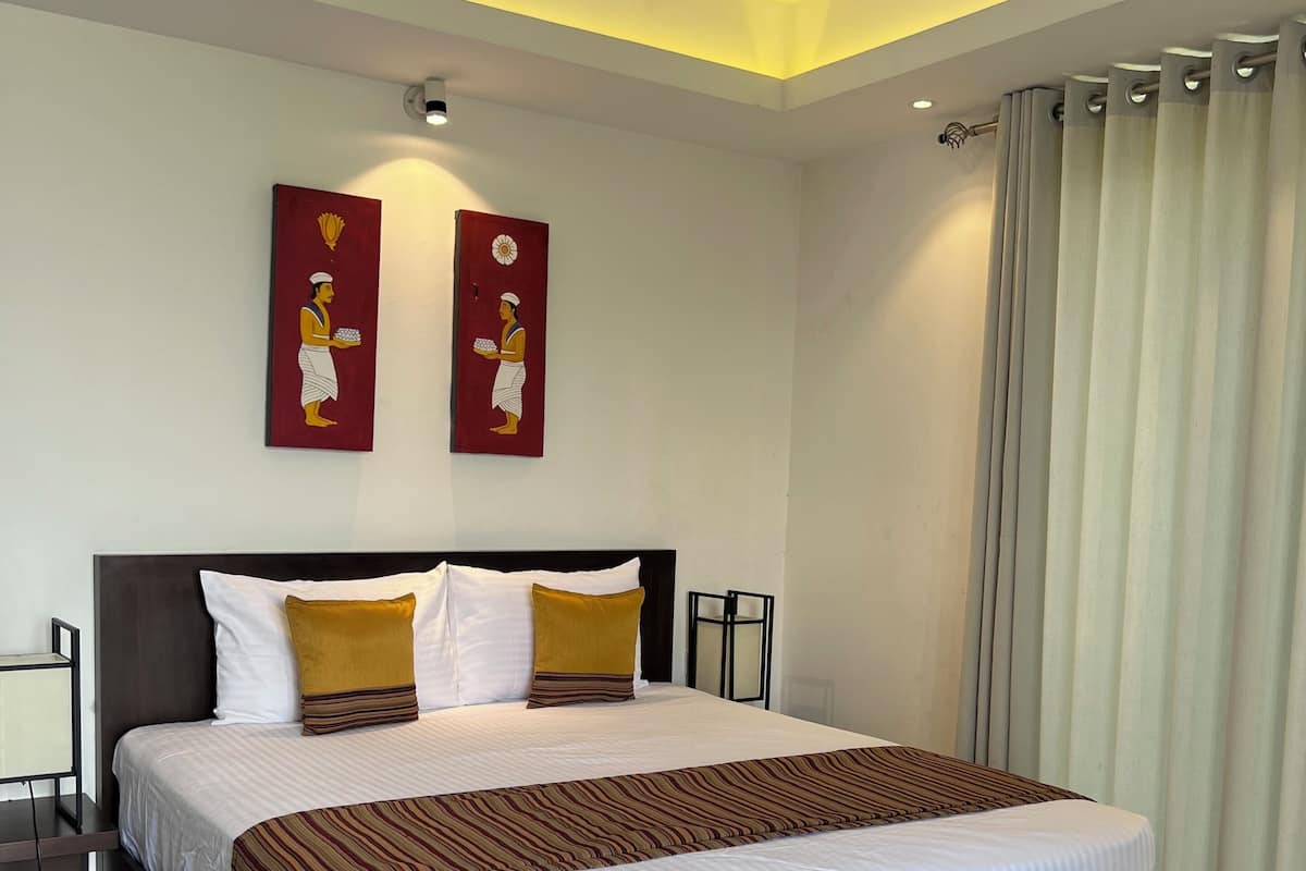 In-room safe, desk, iron/ironing board, free WiFi