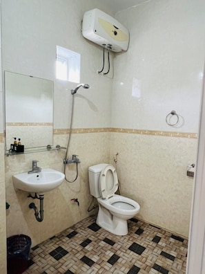 Ducha, artículos de higiene personal gratuitos y secador de pelo