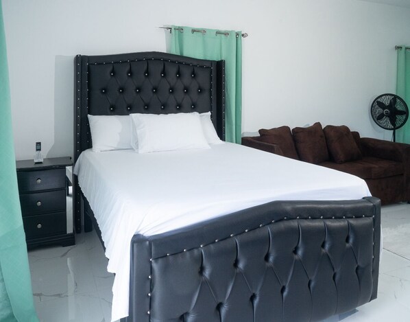 1 camera, ferro/asse da stiro, Wi-Fi gratuito, lenzuola