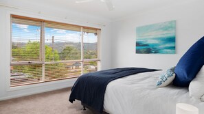 5 habitaciones, tabla de planchar con plancha, wifi y ropa de cama 