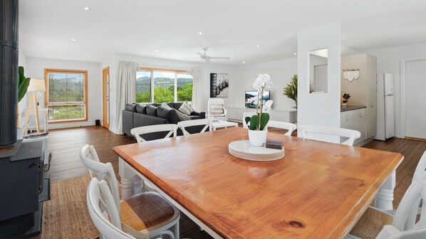 Dining - House Allinga, great for large or multiple families. (Jindabyne)