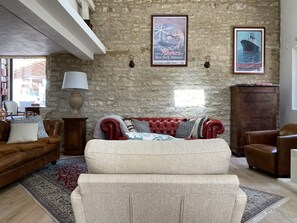Smart TV, fireplace, books - Maison Provençale vue sur le Luberon, Calme Absolu Idéal Pour les Familles (Murs)