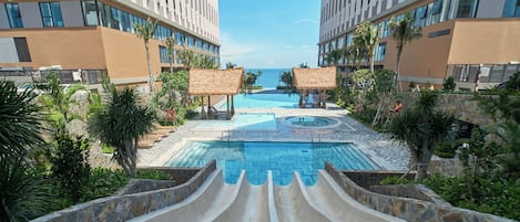 6 outdoor pools, pool umbrellas, pool loungers