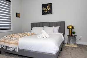 5 bedrooms, iron/ironing board, WiFi, bed sheets