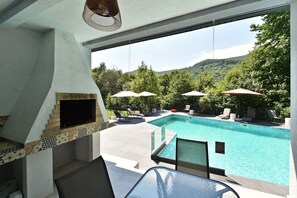 Classic-einbýlishús á einni hæð | Verönd/útipallur