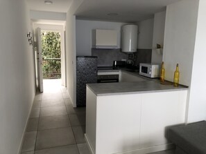 Mikrobølgeovn, ovn og kokeplater