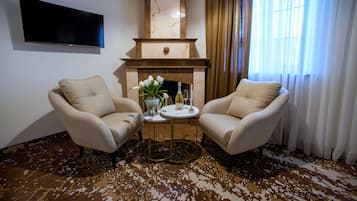 1 bedroom, Frette Italian sheets, premium bedding, down duvets