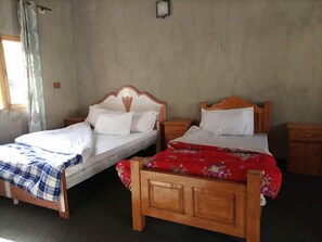 Habitació doble Deluxe | Habitacions insonoritzades, planxa i posts de planxar i wifi gratuïta