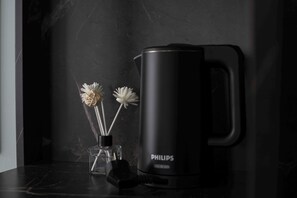 In-room dining - Amica Premier Hotel and Travel (Hanoi)