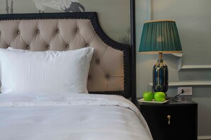 Premium bedding, minibar, desk, soundproofing - Amica Premier Hotel and Travel (Hanoi)