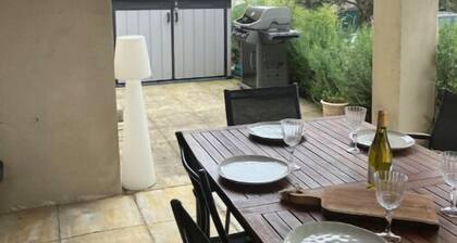 Belle Villa prĂšs dâAvignon Avec Piscine