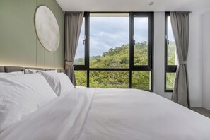 Blackout curtains, free WiFi, bed sheets - MODA & the MOON (Gongguan)