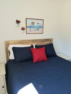 2 Schlafzimmer, BĂŒgeleisen/BĂŒgelbrett, WLAN, BettwĂ€sche