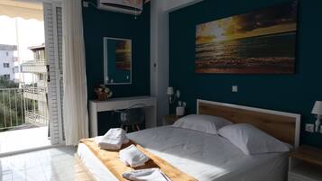 Premium tweepersoonskamer | Luxe beddengoed, Select Comfort-bedden, een kluis op de kamer