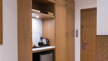 Iron/ironing board, free WiFi