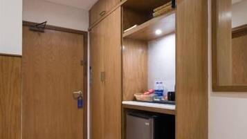 Iron/ironing board, free WiFi