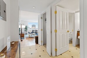 Apartment | Living area | TV