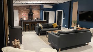 Smart TV, fireplace, books