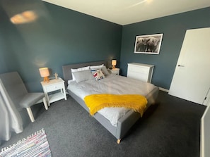 2 bedrooms, desk, iron/ironing board, free WiFi - Northpark Guesthouse (Newland)